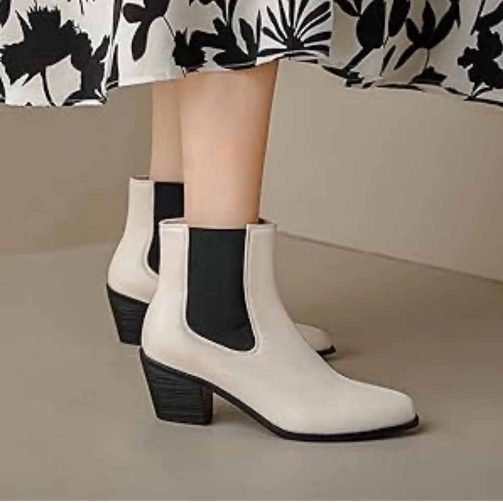 Sam Edelman Cream and Black Ankle Boots with Pointed Toe